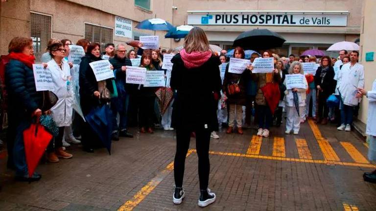 pius_241-2399316_20250218135943.jpg Treballadors del Pius Hospital de Valls concentrats per exigir millores i més recursos. Foto: ACN