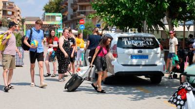 El sector servicios es uno de los sectores con más descenso del desempleo. Foto: Alba Mariné