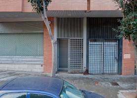 El fuego se ha localizado en los bajos del número 2 de la calle Joana Jugan. Foto: Google Maps