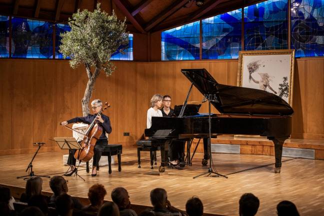 Anne Gastinel, al violoncel i Claire Désert, al piano. Foto: Cedida/Festival Pau Casals