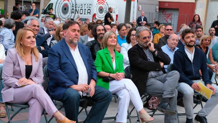 Noemí Llauradó, en una imagen de mayo del 2023 con el presidente de Esquerra Republicana, Oriol Junqueras. Foto: Fabián Acidres/Archivo DT