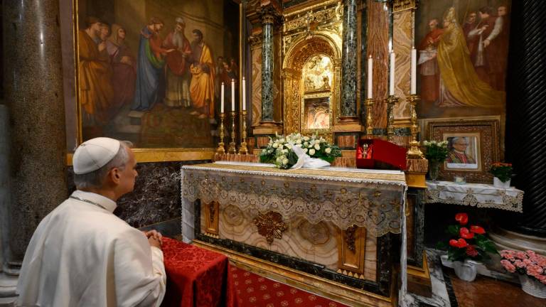 El papa León XIV visitó este sábado el santuario agustino de la Virgen del Buen Consejo en Genazzano. Foto: EFE