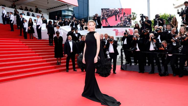 Cate Blanchett posa en la alfombra roja antes de la ceremonia de clausura y entrega de premios del 78.º Festival de Cine de Cannes. Foto: EFE