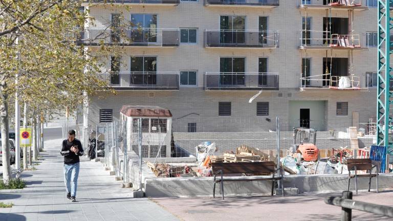 La larga espera para obtener una licencia de obras supone un inconveniente. foto: pere ferré