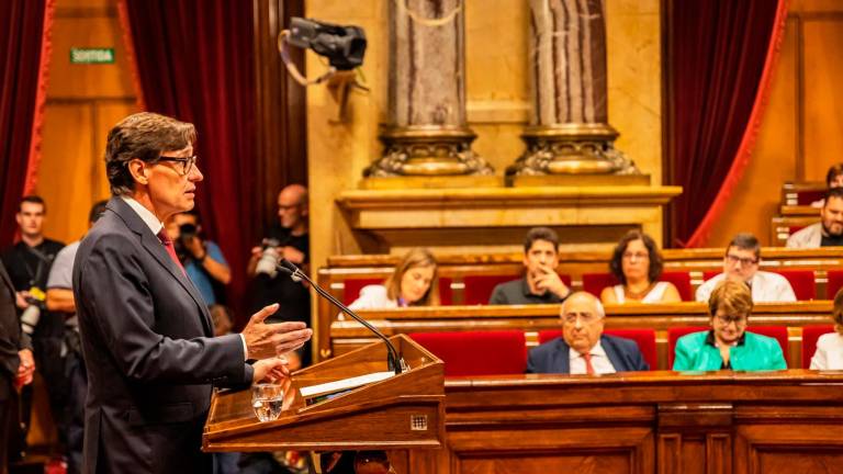 El presidente Salvador Illa comparece en el Parlament en el monográfico sobre el problema de los trenes en Catalunya. Foto: Govern