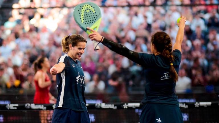 Ari Sánchez y Paula Josemaría tras vencer a Ale Salazar y a Vero Virseda. Foto: Premier Padel