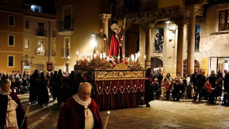 El paso del Sant Ecce-Homo entrando en el Pla de la Seu, mirando de frente a la Catedral. FOTO: Pere Ferré